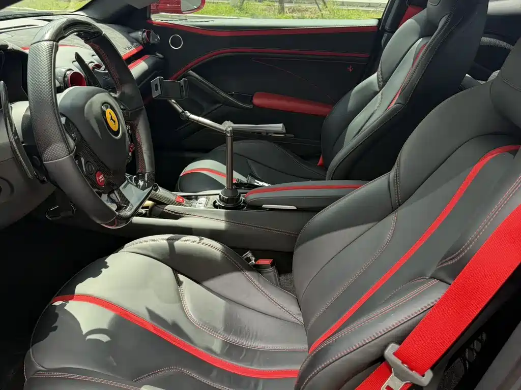 Ferrari F12berlinetta — миниатюра 11