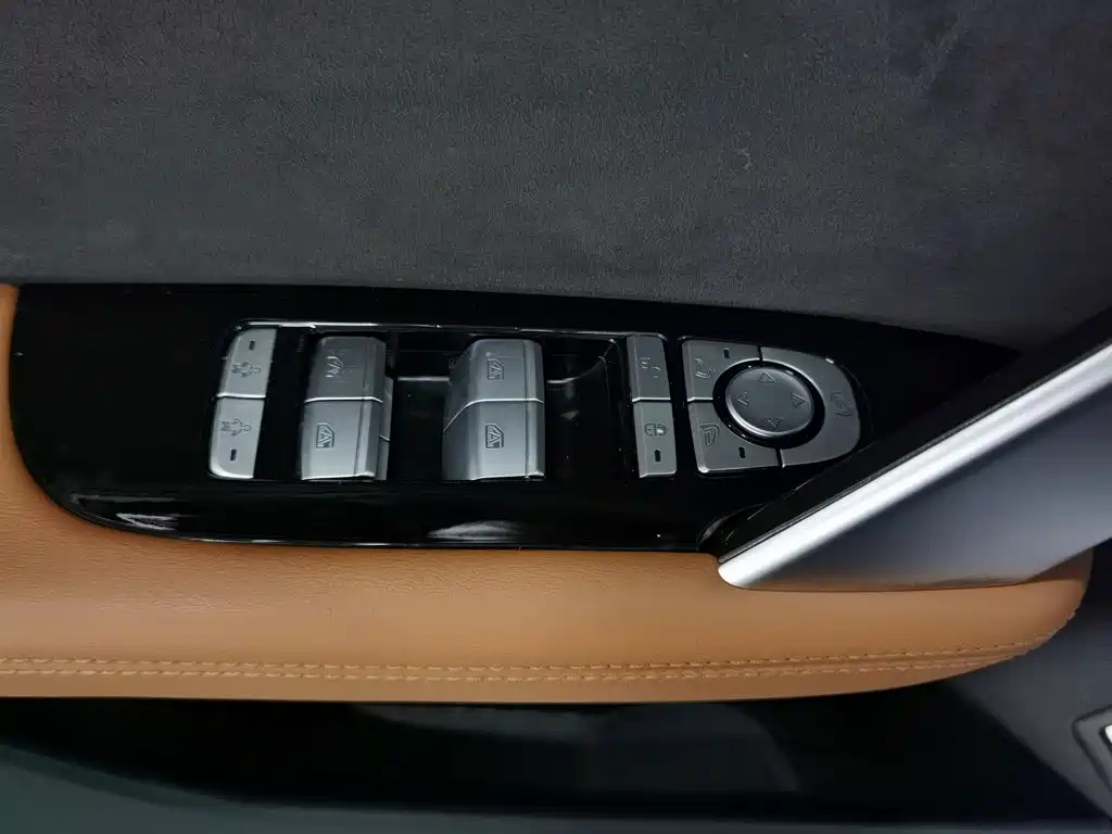 BYD Tang New Energy — миниатюра 9