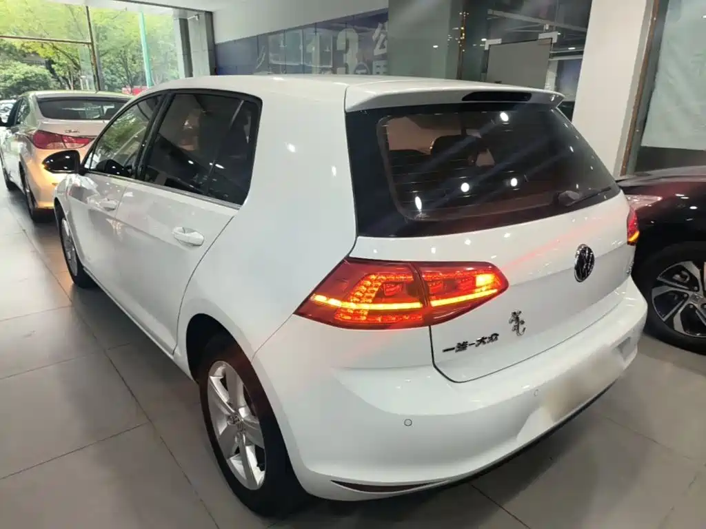 Volkswagen Golf — миниатюра 5