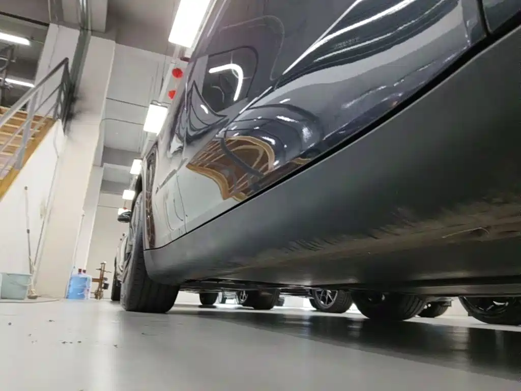 Tesla Model Y — миниатюра 21