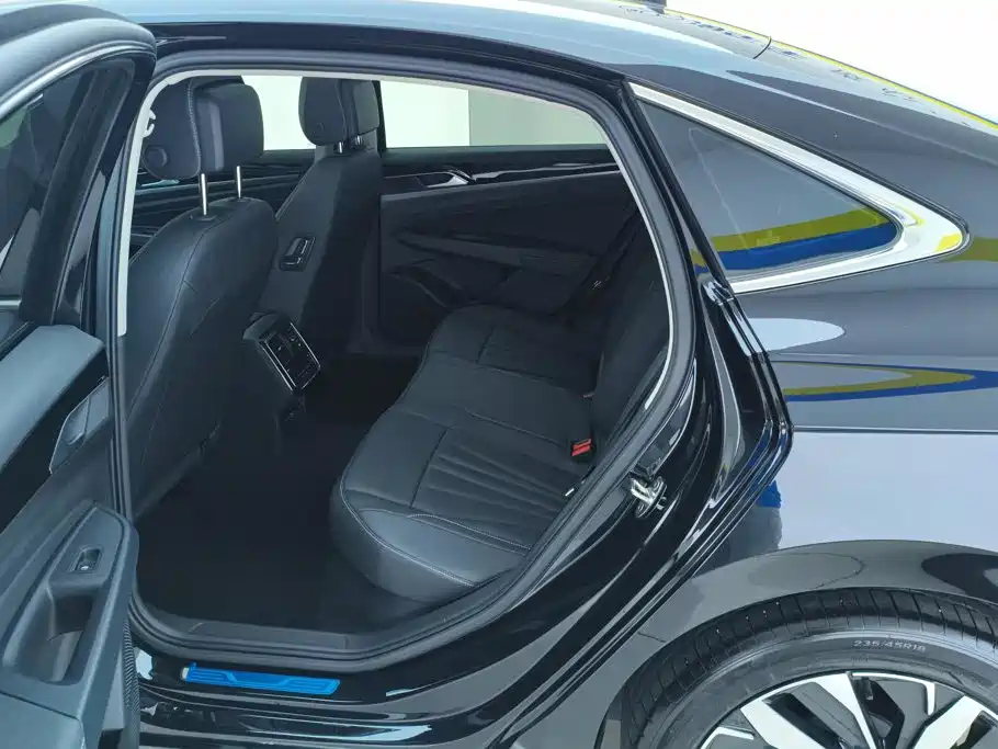 Volkswagen Passat — миниатюра 11