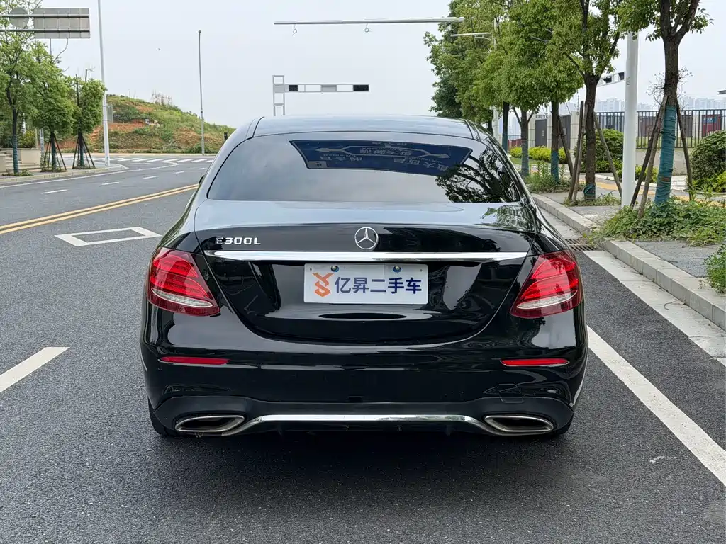 Mercedes-Benz E-Class E 2016 E 200 L Sport