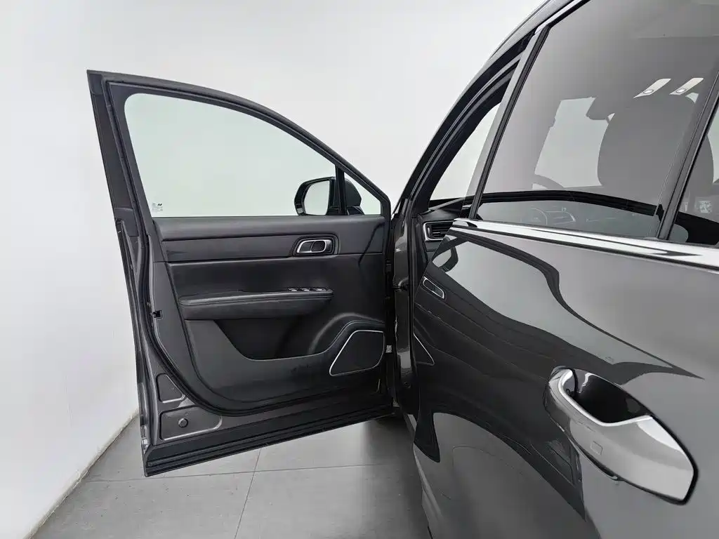 Li Auto Li ONE — миниатюра 8