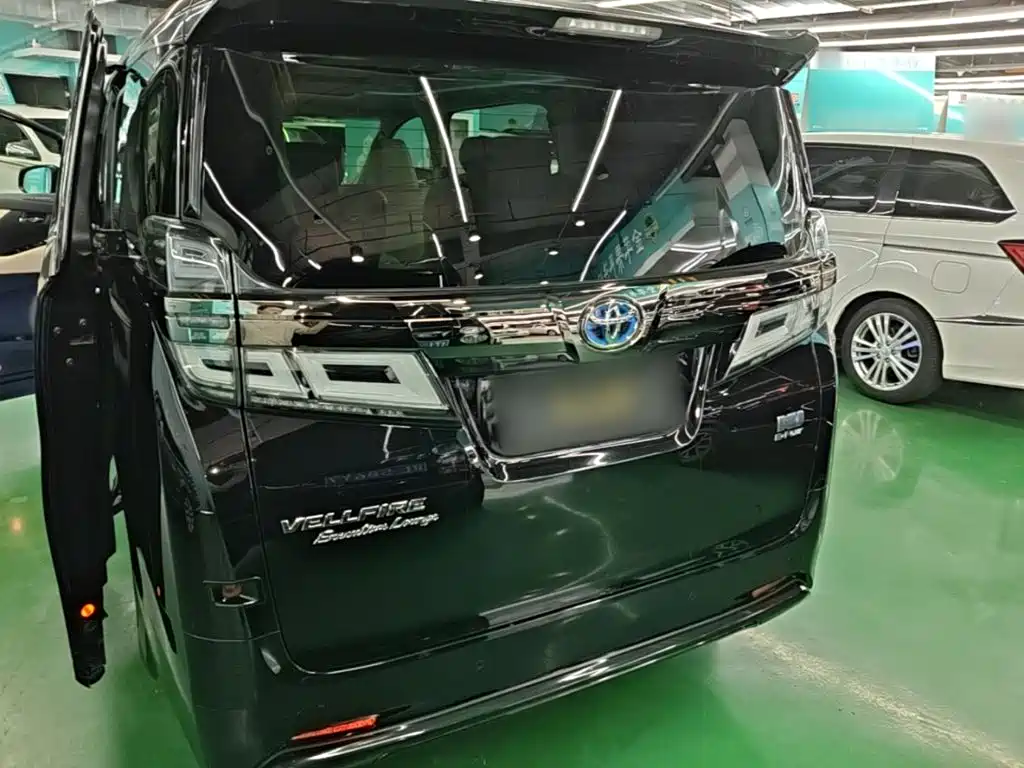 Toyota Vellfire — миниатюра 6