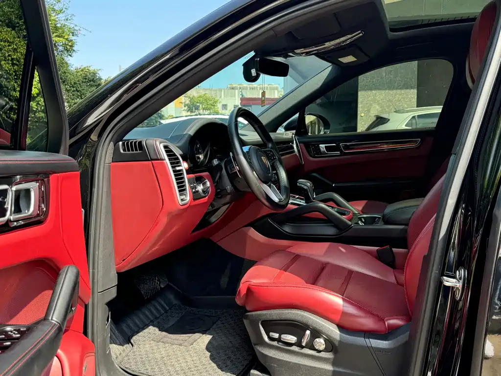 Porsche Cayenne — миниатюра 3