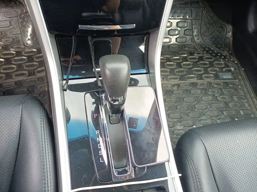 Honda Accord — миниатюра 15