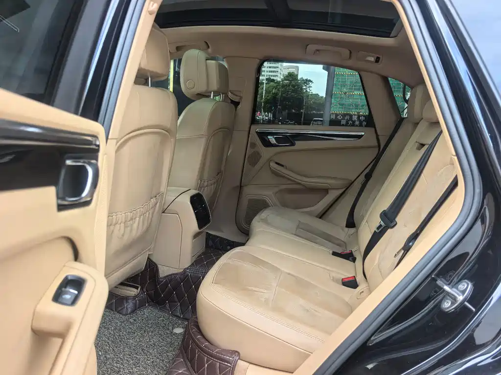 Porsche Macan — миниатюра 6