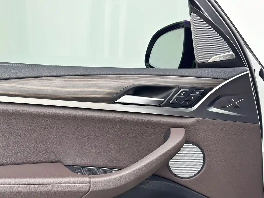 BMW X3 — миниатюра 12