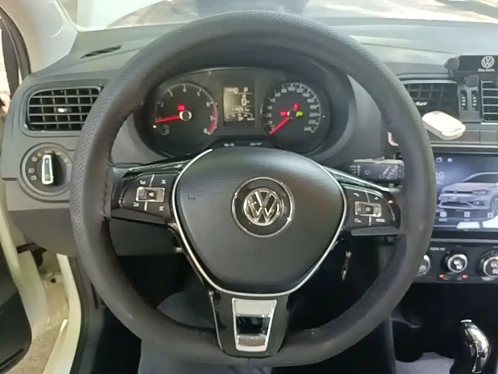 Volkswagen Polo — миниатюра 11