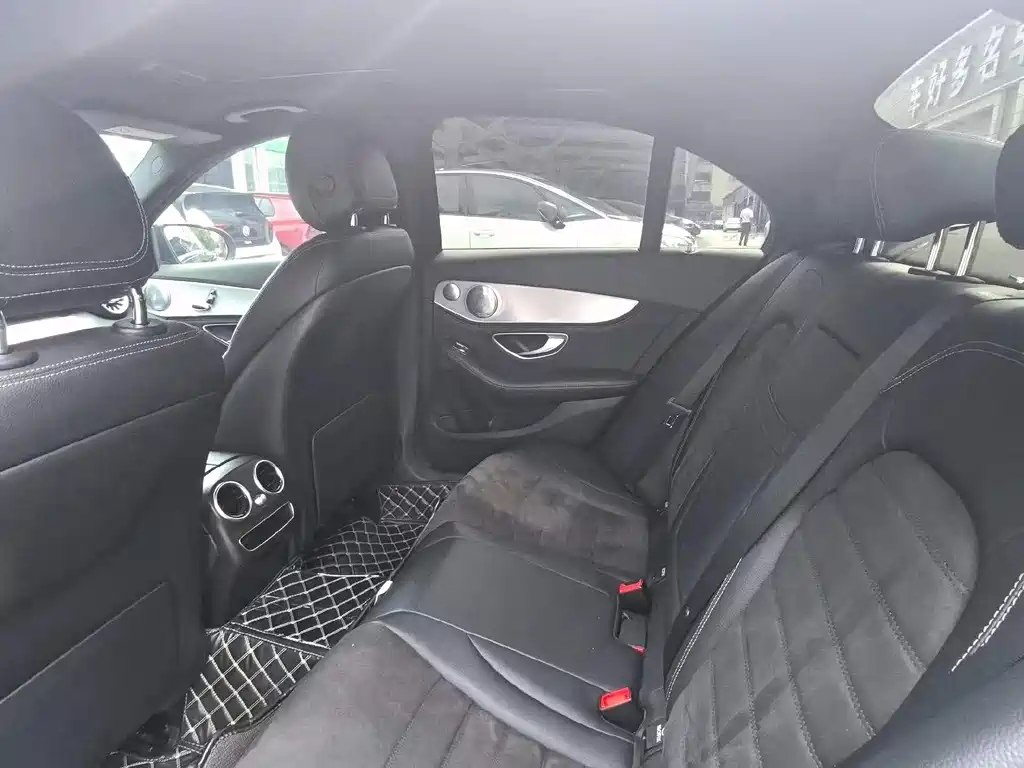 Mercedes-Benz C-Class — миниатюра 8
