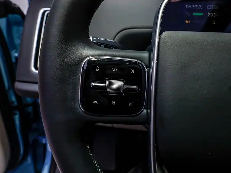 Li Auto Li L8 — миниатюра 16