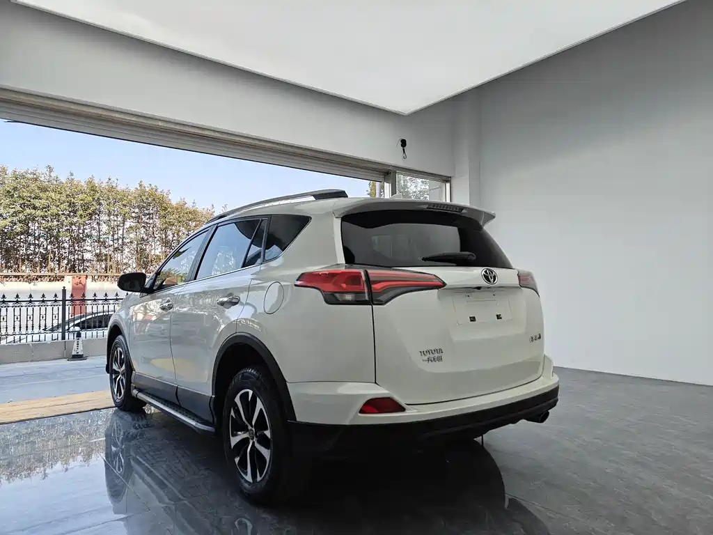 Toyota RAV4 2016 2.0L CVT V