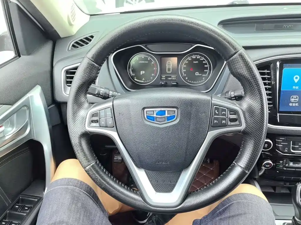 Geely Vision X6 — миниатюра 11