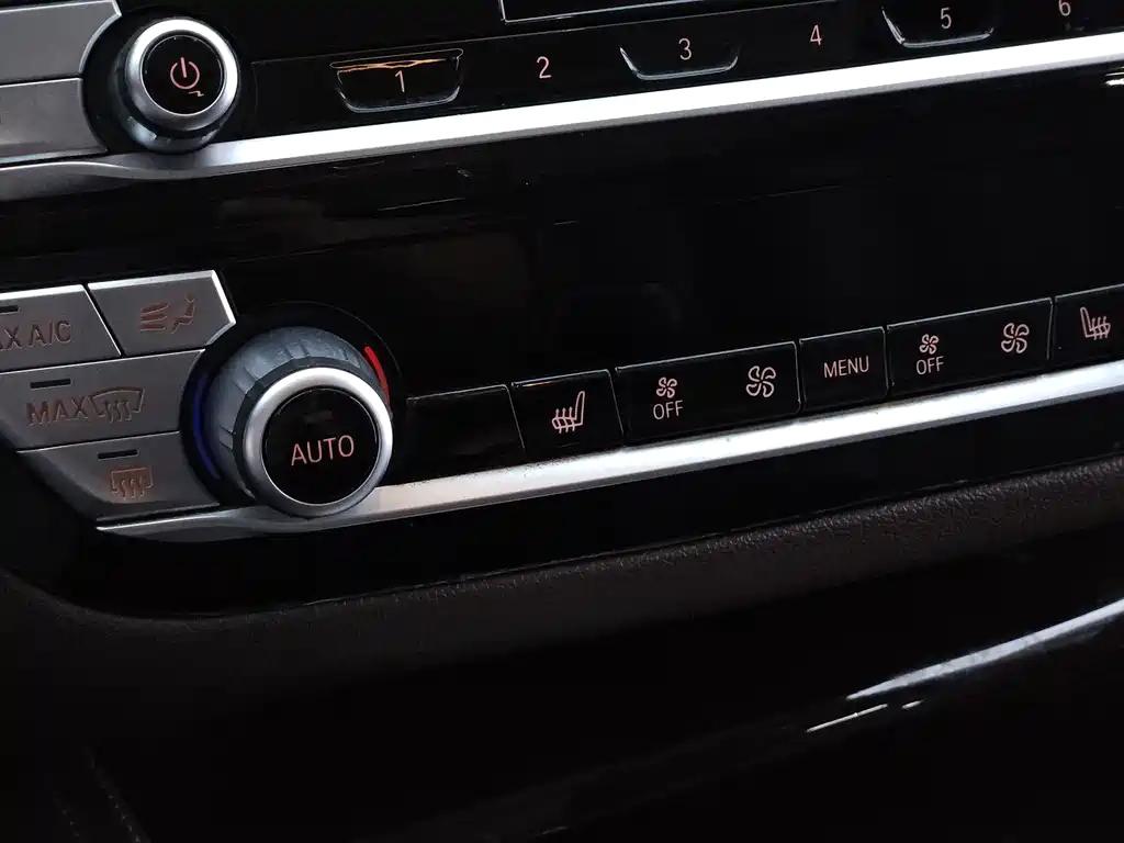 BMW 5 Series — миниатюра 16