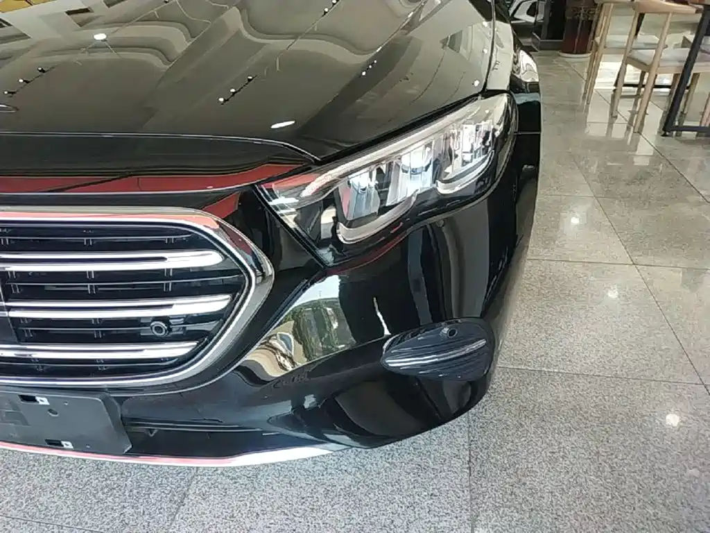 Mercedes-Benz E-Class — миниатюра 24