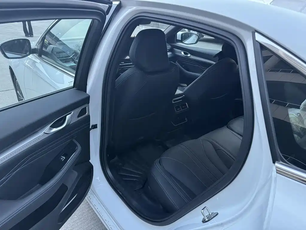 GEELY AUTOMOBILE XINGRUI