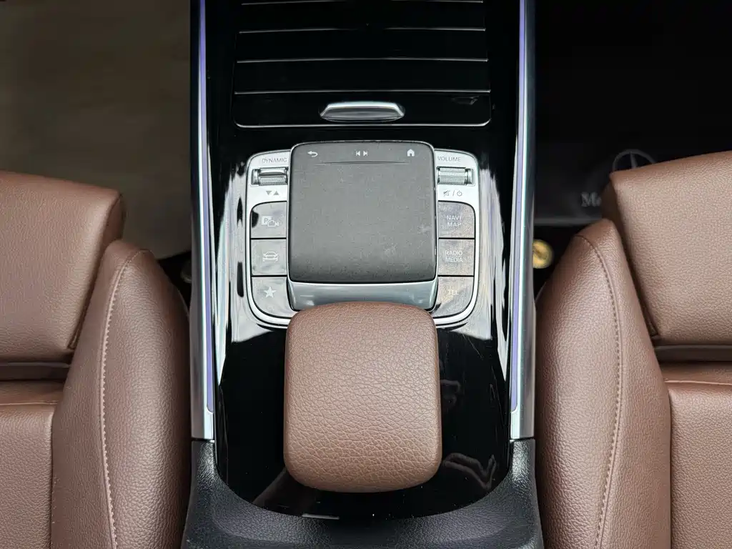 Mercedes-Benz GLB — миниатюра 14