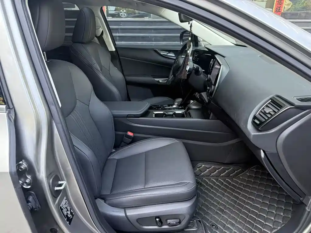 Lexus NX — миниатюра 10