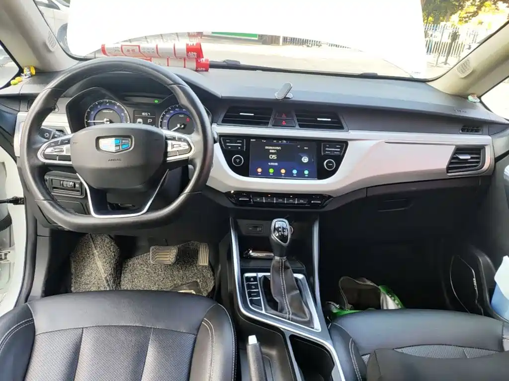 Geely Vision X3 — миниатюра 10