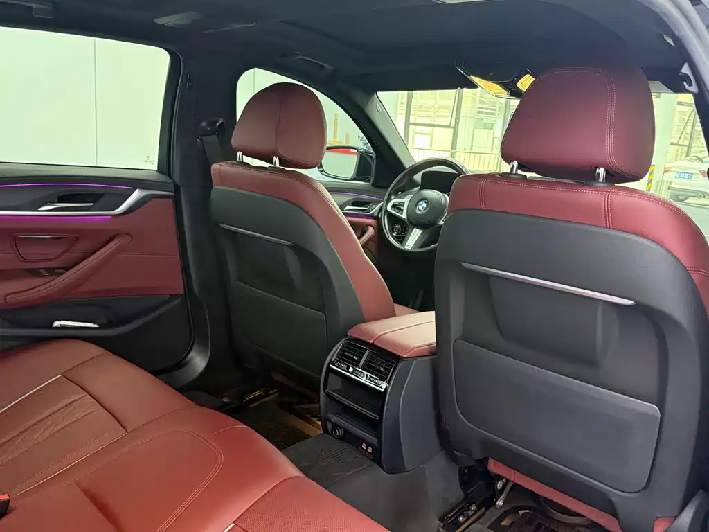 BMW 5 Series — миниатюра 10
