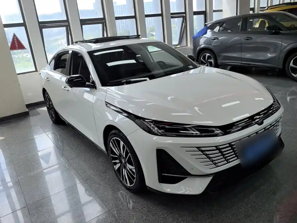 Changan Eado — миниатюра 4