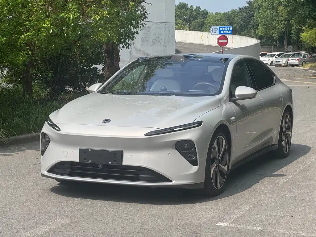 NIO ET7