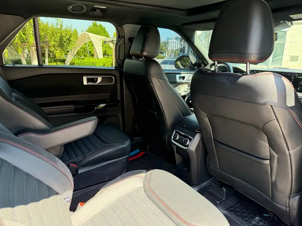 Ford Explorer — миниатюра 22