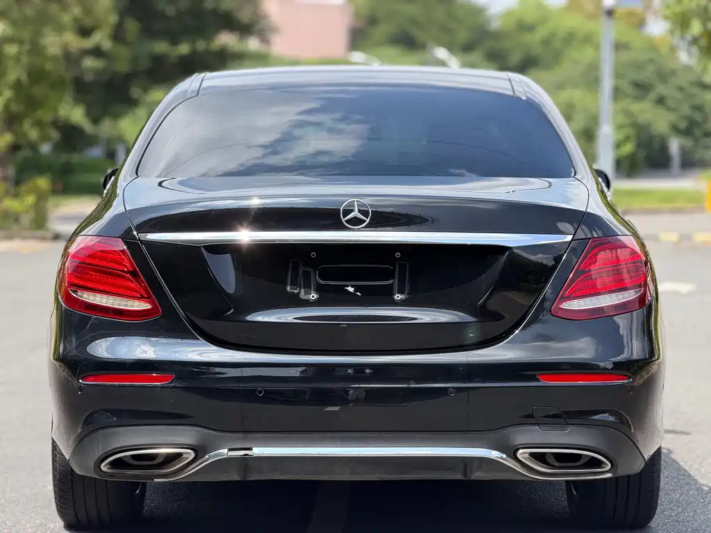 Mercedes-Benz E-Class — миниатюра 13