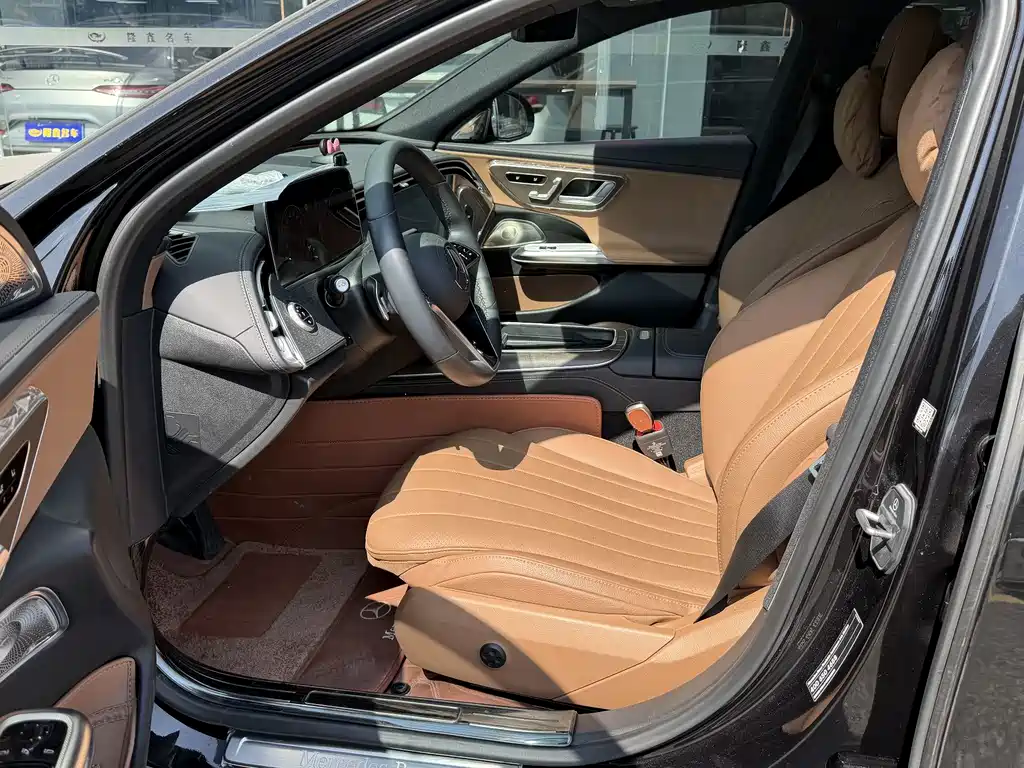 Mercedes-Benz E-Class — миниатюра 8