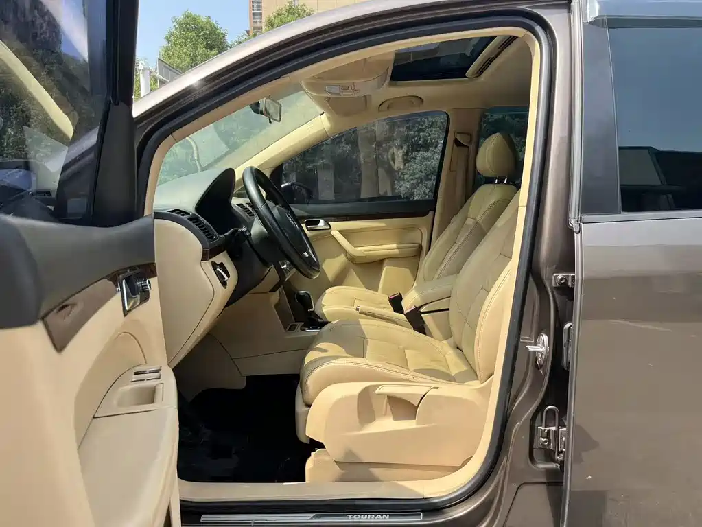Volkswagen Touran — миниатюра 12