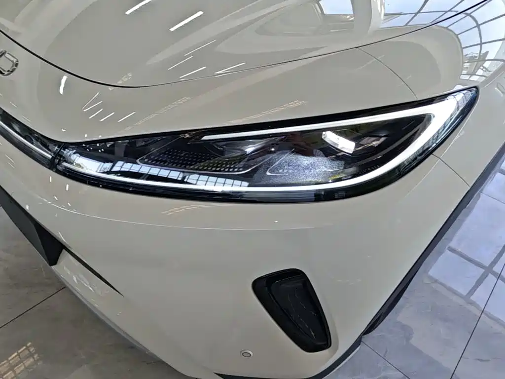 BYD Sealion 05 EV — миниатюра 24