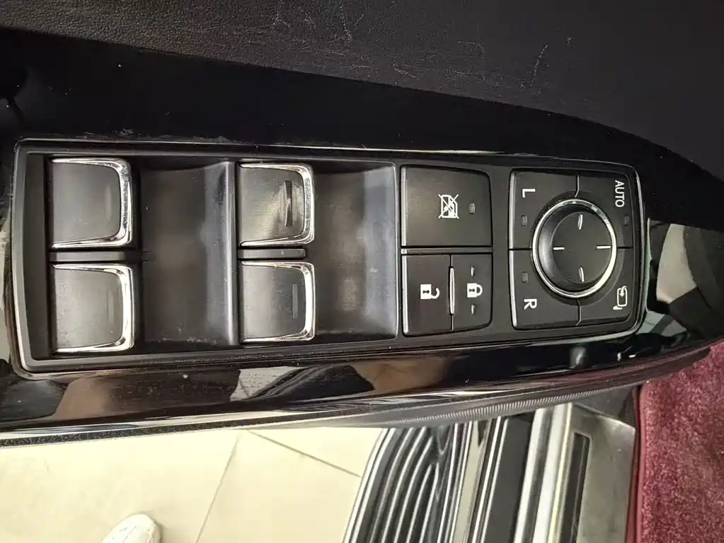 Lexus LX — миниатюра 25