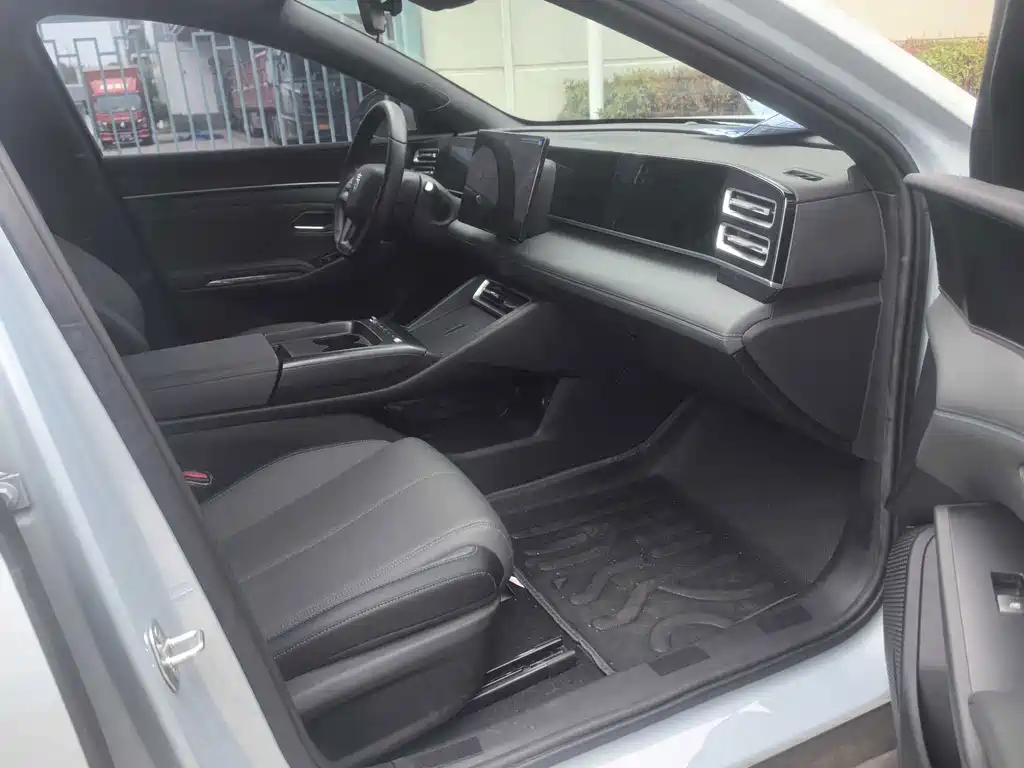 BYD Qin L — миниатюра 7
