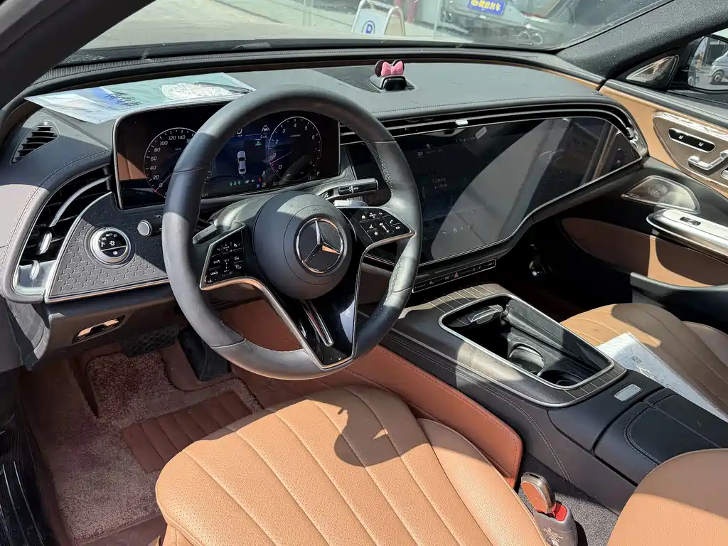 Mercedes-Benz E-Class — миниатюра 7