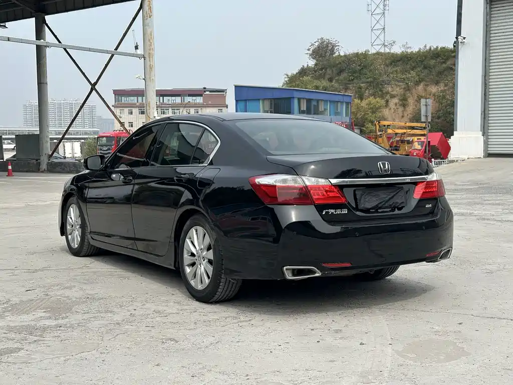 Honda Accord — миниатюра 7