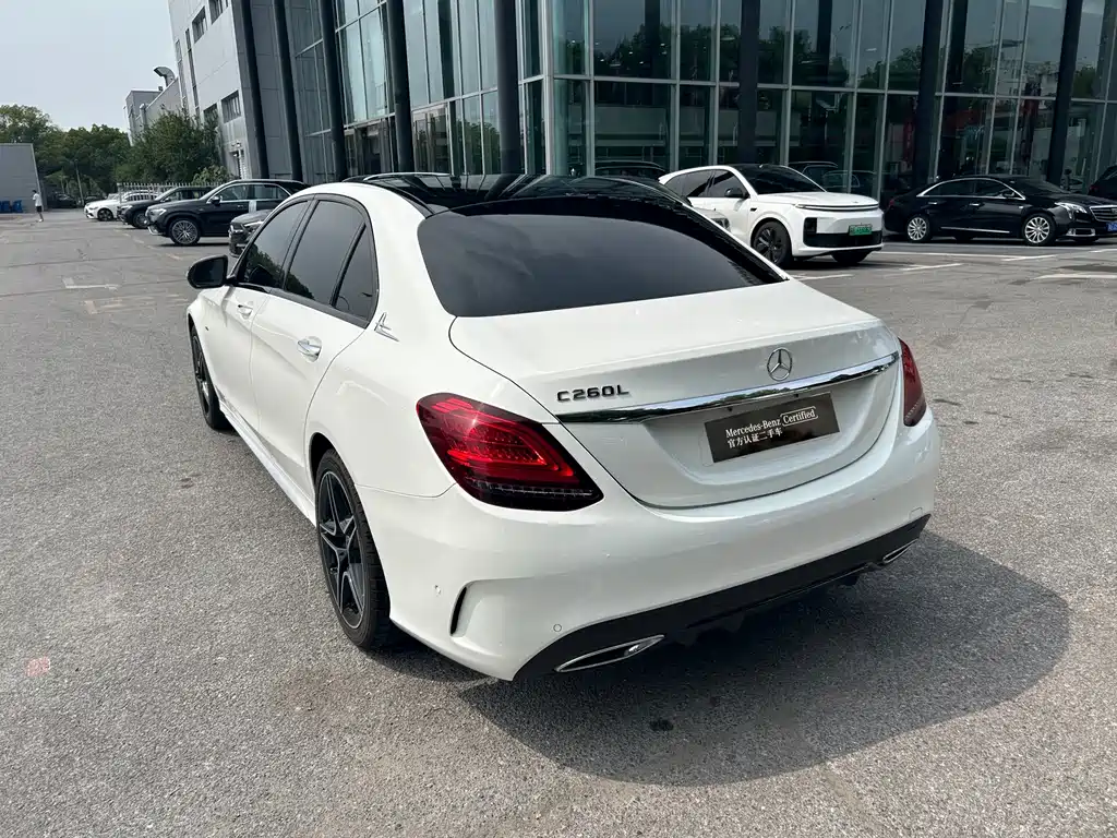 Mercedes-Benz C-Class — миниатюра 11