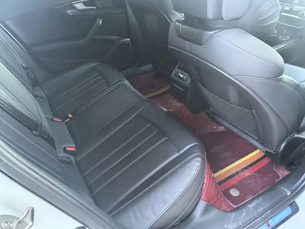 Audi A4L — миниатюра 8