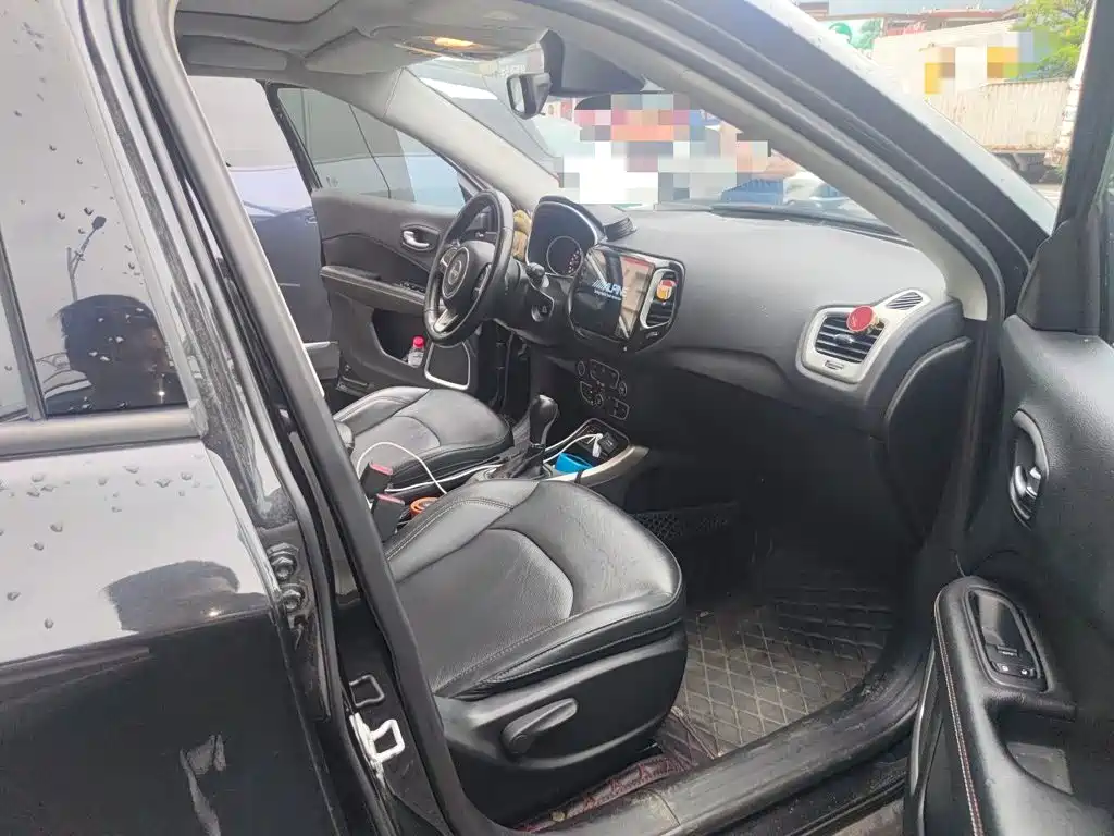 Jeep Compass — миниатюра 18