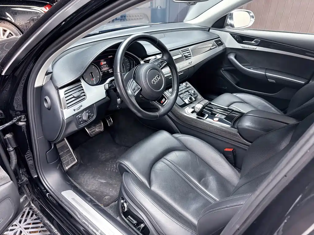 Audi S8 — миниатюра 6