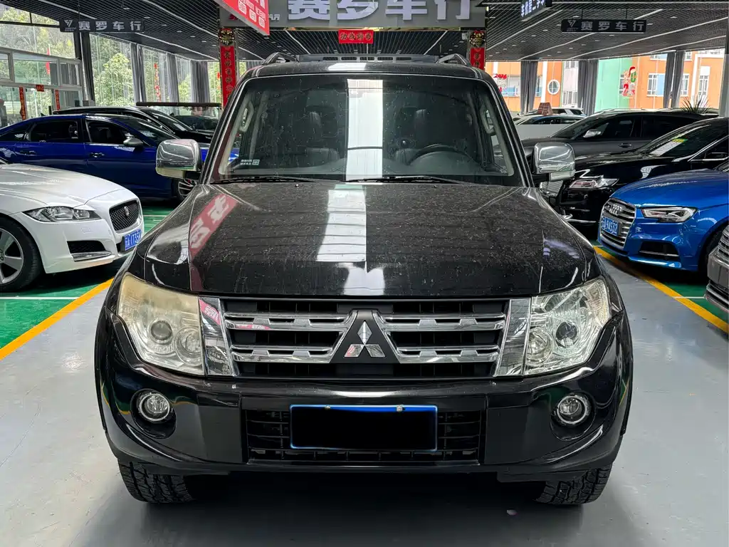 Mitsubishi Pajero (Import) — миниатюра 2