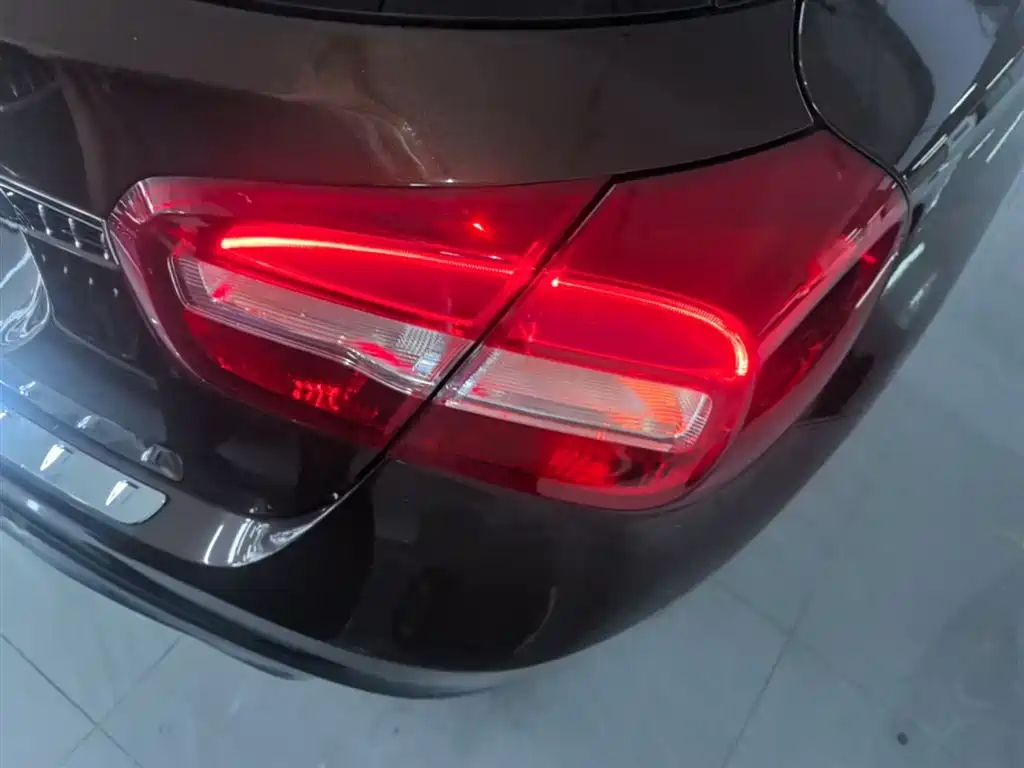 Mercedes-Benz GLA 2016 GLA 200 Fashion