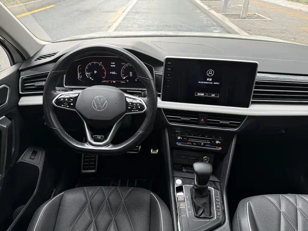 Volkswagen Tiguan L — миниатюра 14