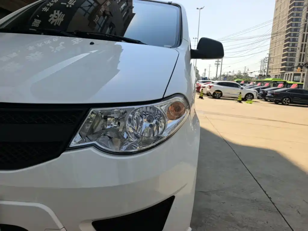 Wuling Hongguang — миниатюра 24