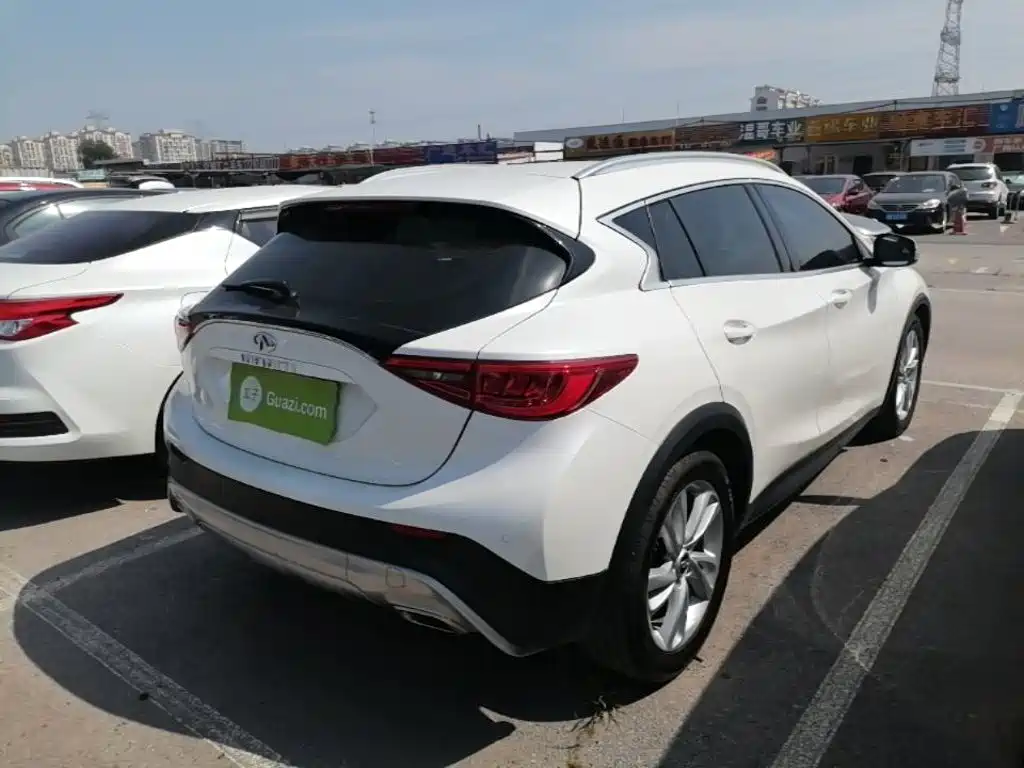 Infiniti QX30 — миниатюра 7