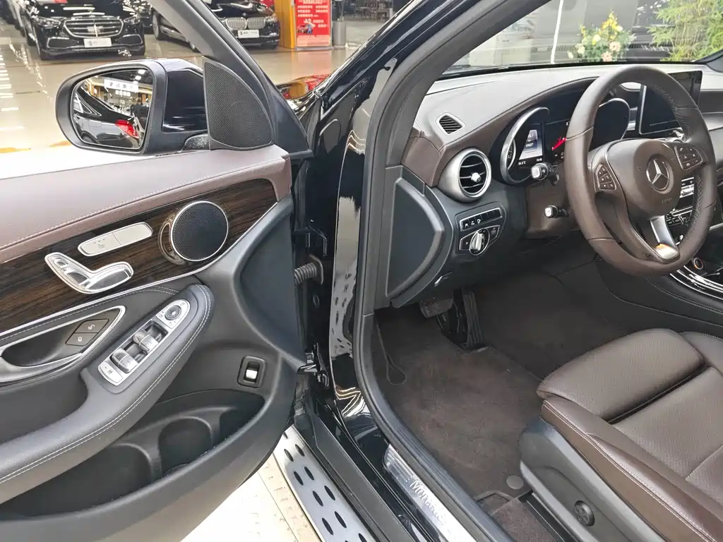 Mercedes-Benz GLC 2016 GLC 260 4MATIC Luxury