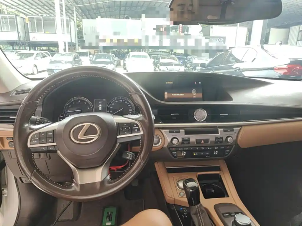 Lexus ES — миниатюра 10