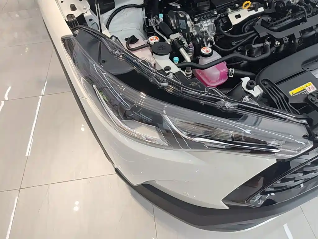 Toyota Corolla Cross — миниатюра 13