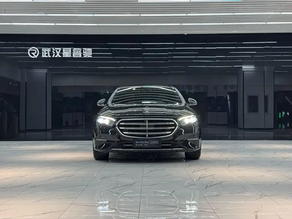 Mercedes-Benz E-Class — миниатюра 2