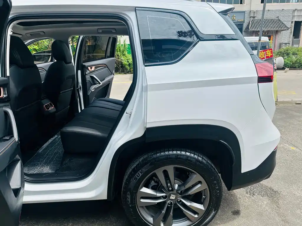 Baojun RS-5 — миниатюра 12