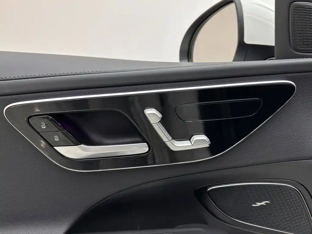 Mercedes-Benz C-Class — миниатюра 15